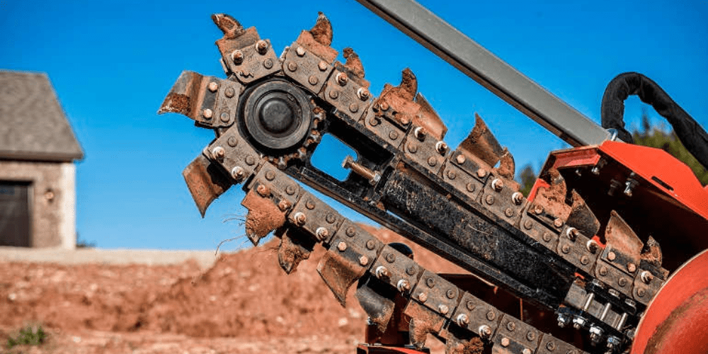 Types and performance of trenching teeth